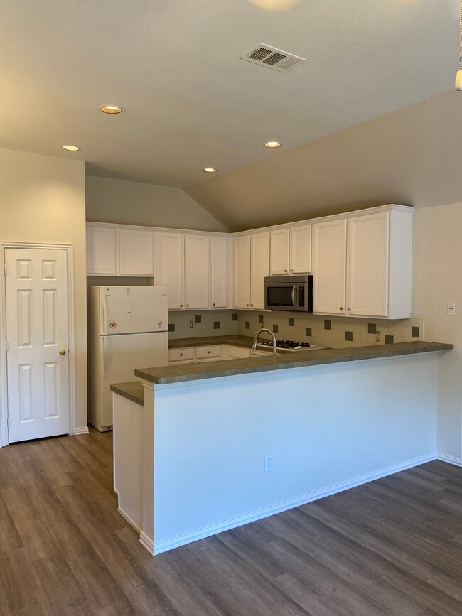 Building Photo - 5205 Crossvine Ln