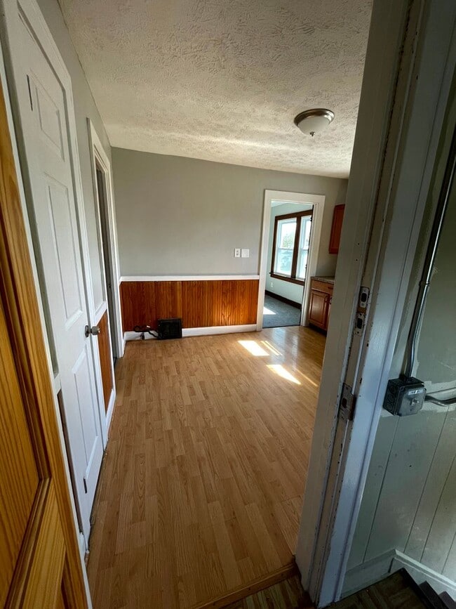 Building Photo - 6711 Dartworth Dr