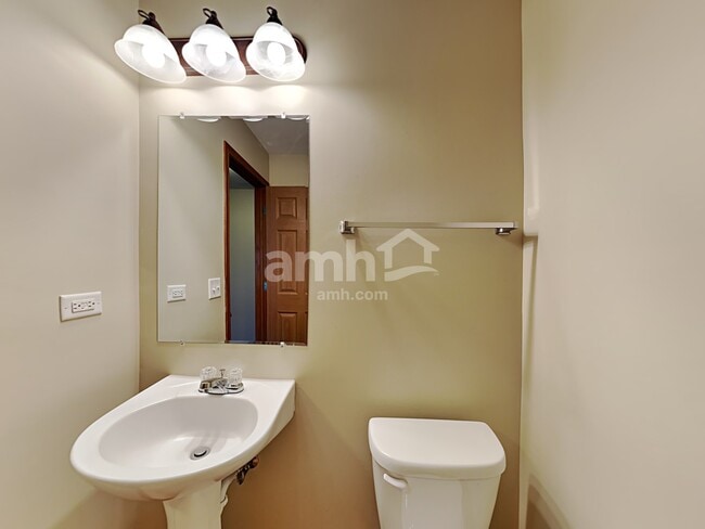 Building Photo - 255 Springwood Dr
