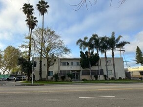 Building Photo - Crown Valley Apartments