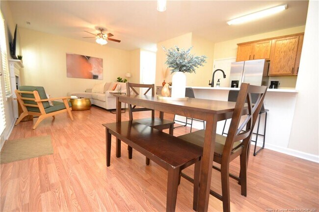 Building Photo - 3115 Manhasset Ln