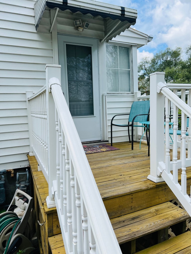 Private Entrance to Apartment A - 409 Euclid Ave