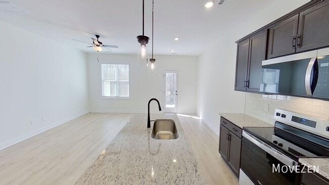 Building Photo - 155 Calluna Dr