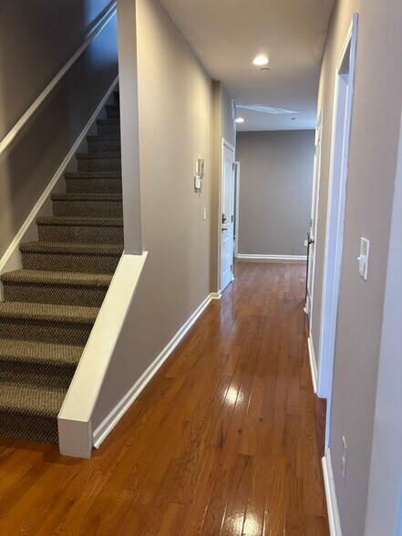 Building Photo - 1835 N Willington St