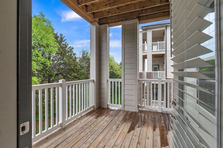Building Photo - 11614 Vista Terrace Way-SI FL3-ID1612952P