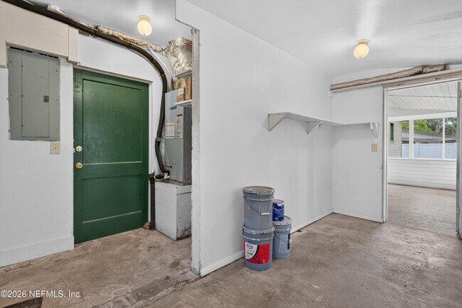 Building Photo - 2618 Arlex Dr E