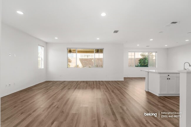 Building Photo - 3915 E Fincastle St