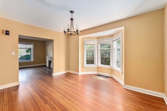 Building Photo - Stately Brick Denver Square Near City Park!