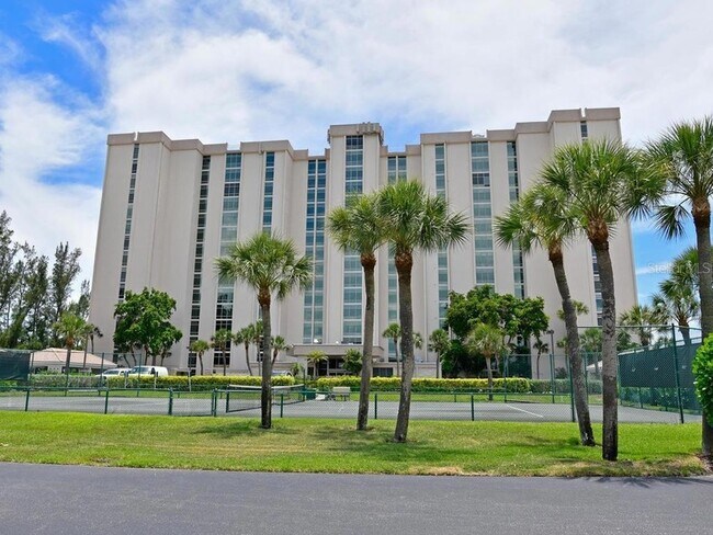 Building Photo - 2425 Gulf of Mexico Dr
