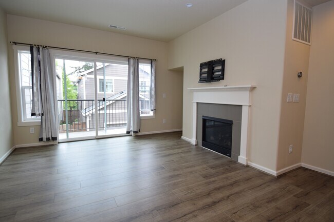 Building Photo - 15154 NW Fig Ln