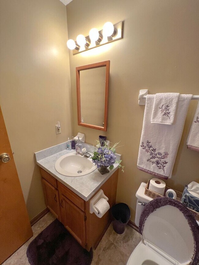 Building Photo - Stunning Rental Home in Indian Creek - Rey...