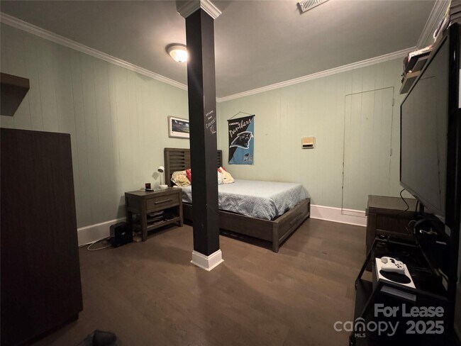 Building Photo - 210 Hargett Ct