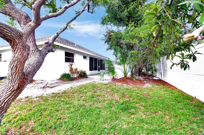 Building Photo - South Venice Annual Home For Rent