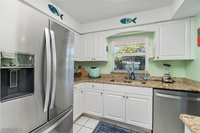 Building Photo - 11 2nd St