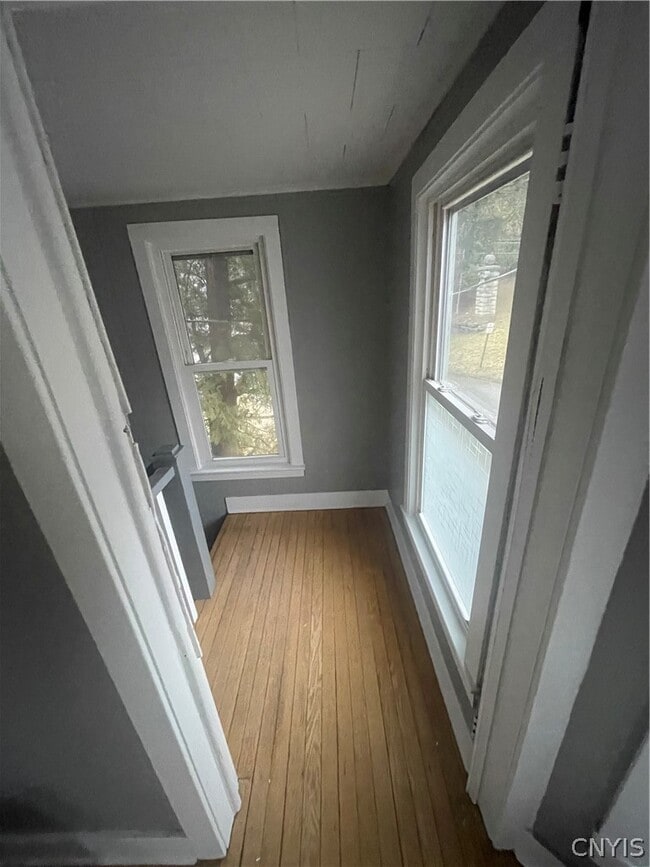 Building Photo - 47 Center St