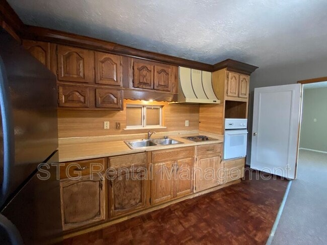 Building Photo - 145 E 500 S