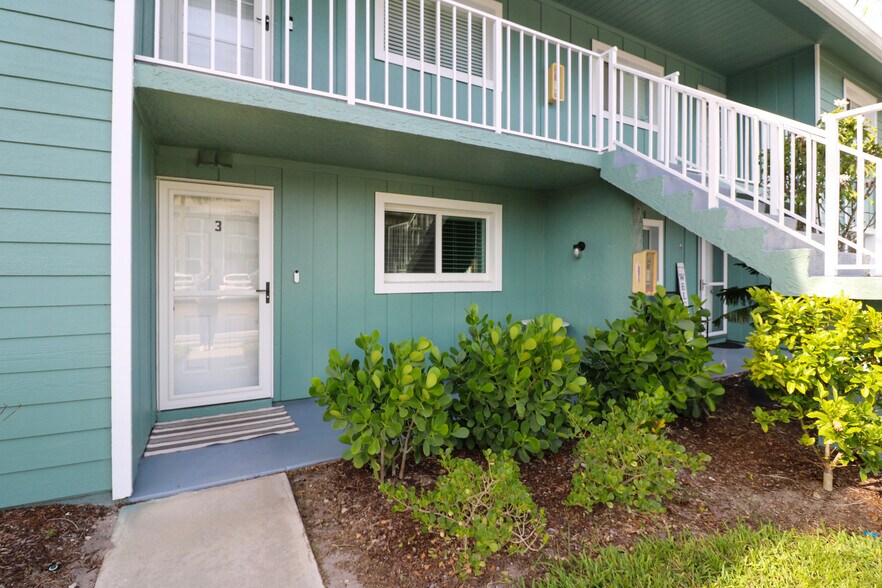 Building Photo - 154 Cypress Way E