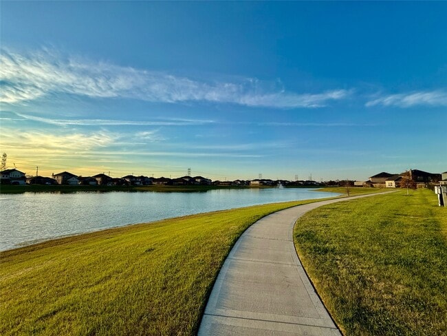 Building Photo - 15515 Islandview Ln