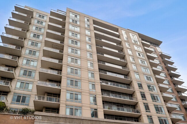 Primary Photo - 230 W Division St