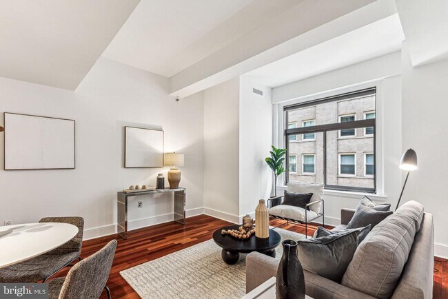 Building Photo - 1500 Chestnut St