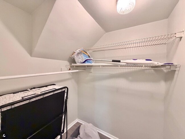 Building Photo - 311 5th St