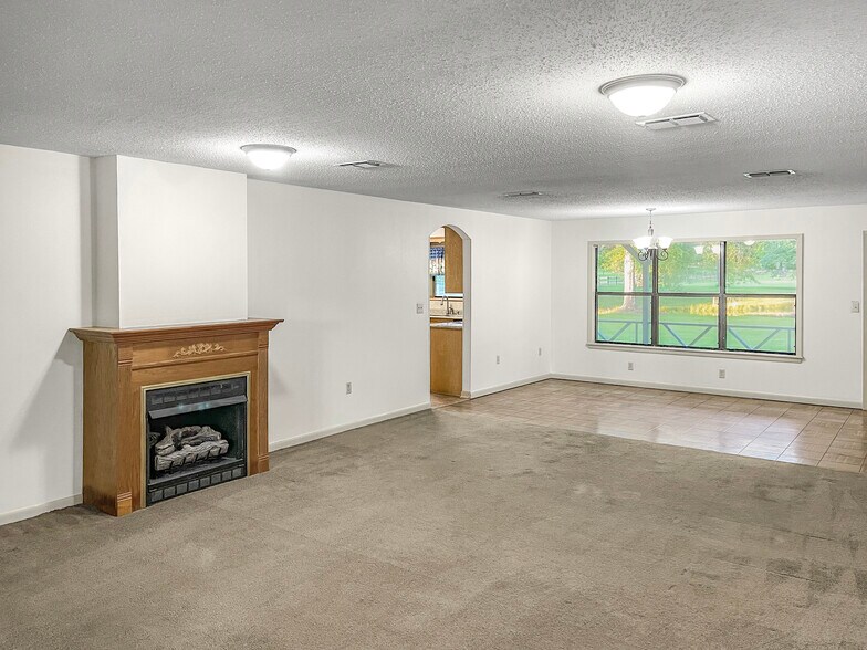 Building Photo - 1080 Pine Cone Ln