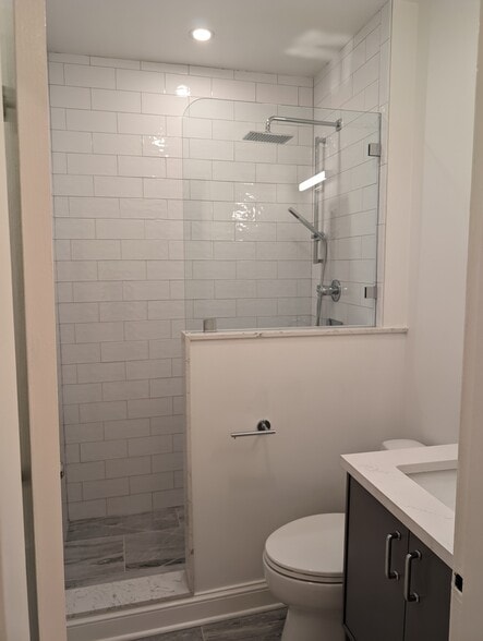 Building Photo - 1851 Columbia Rd NW