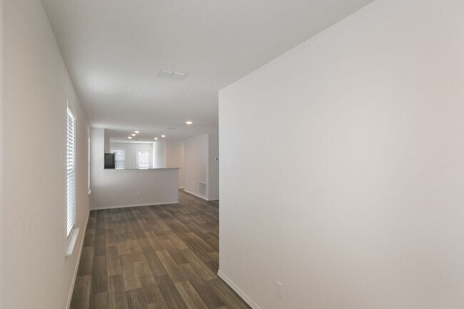 Building Photo - 3-Bedroom Home with Flexible Office Space