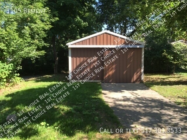 Building Photo - 1105 Bement-