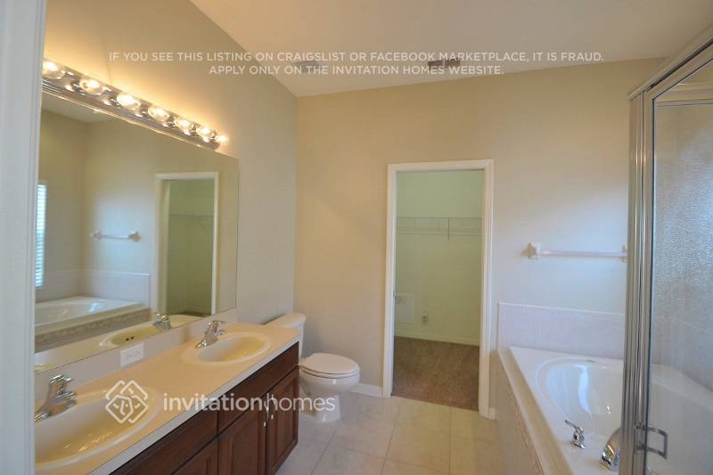 Building Photo - 9342 Beaufort Ct