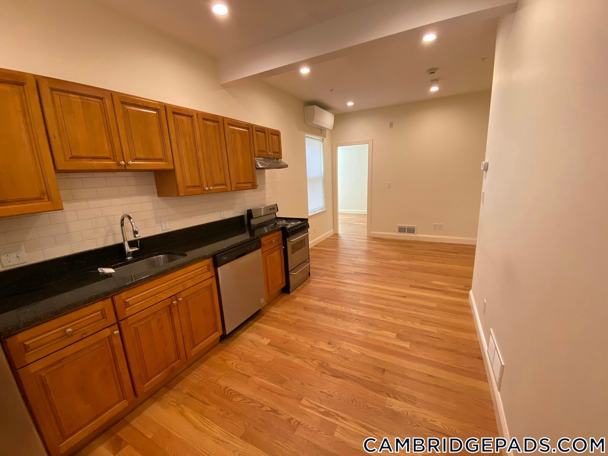 Building Photo - 379 Harvard St