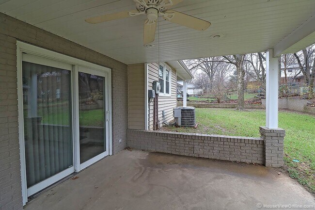 Building Photo - 2031 Allen Dr