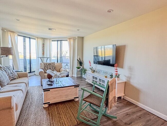 Building Photo - 567 Ocean Blvd