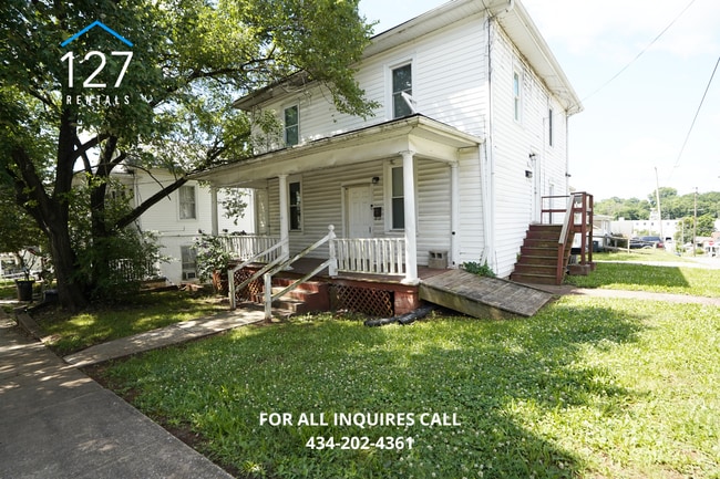Building Photo - Comfortable 3BR Lynchburg Duplex with Easy Access to City Amenities