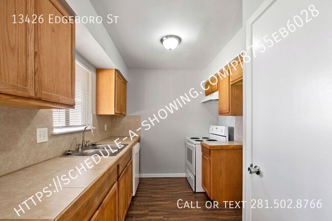 Building Photo - 13426 Edgeboro St