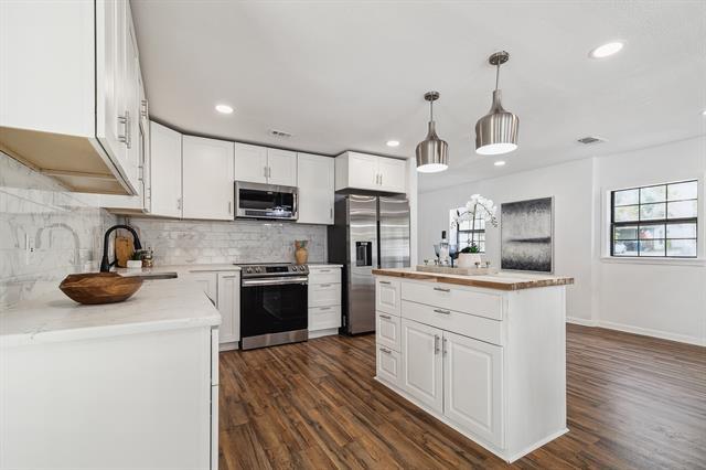 Building Photo - 2038 Avon Dr