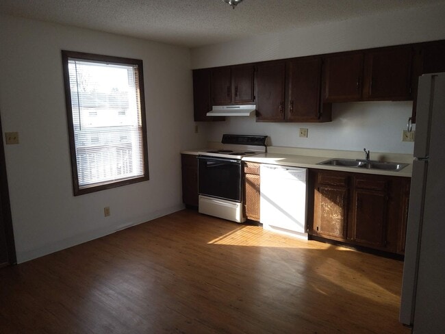 Building Photo - 3009 Mimosa St
