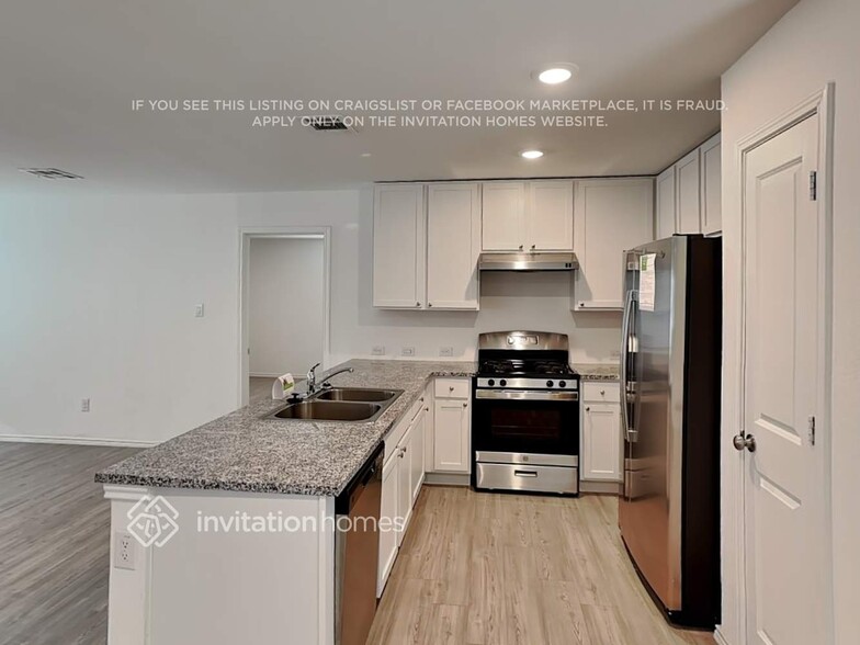 Building Photo - 14423 Estuary Pl