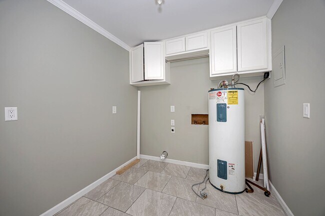 Building Photo - 5836 Slater Cir