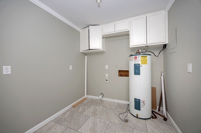 Building Photo - Move in ready 3 Bed 2 Bath Home in East Central School District!