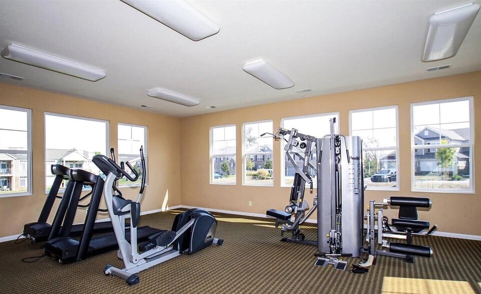 Building Photo - 7947 Oakbridge Way