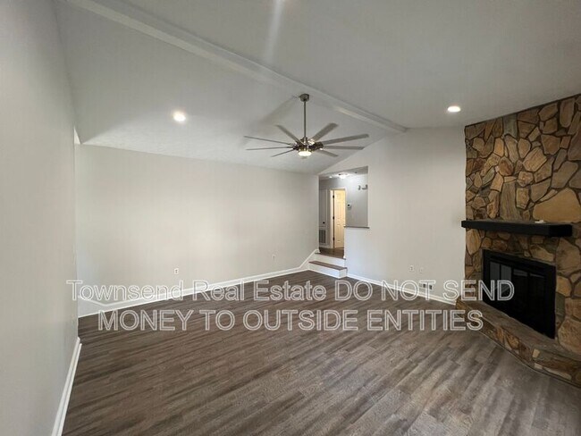 Building Photo - 7108 Calamar Dr