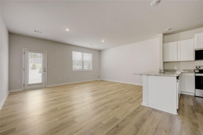 Building Photo - 5980 Skylar Dr