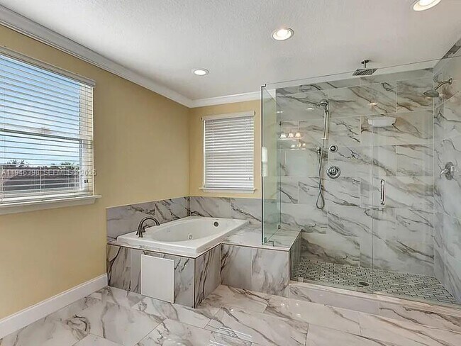 Building Photo - 1018 SW Eckard Ave