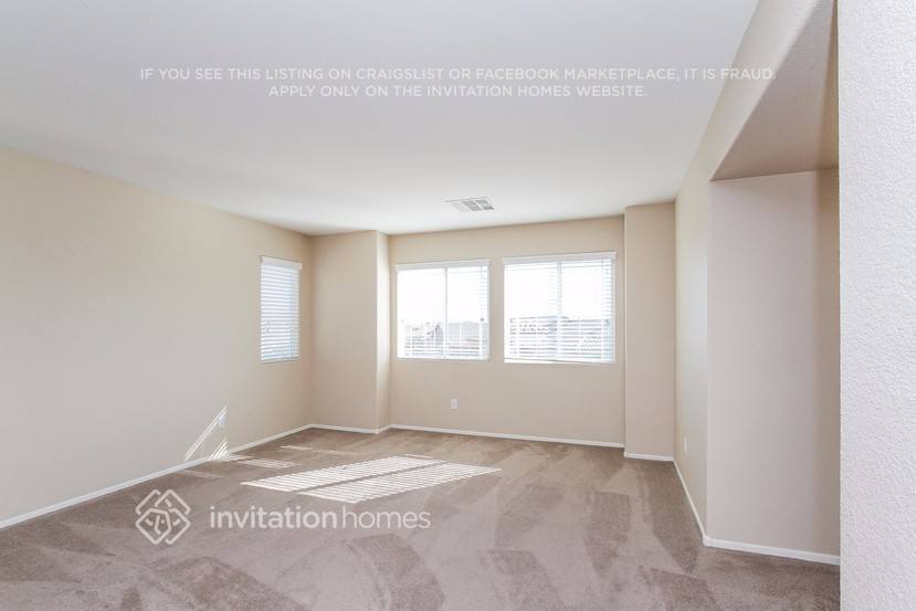Building Photo - 3599 Bufflehead St