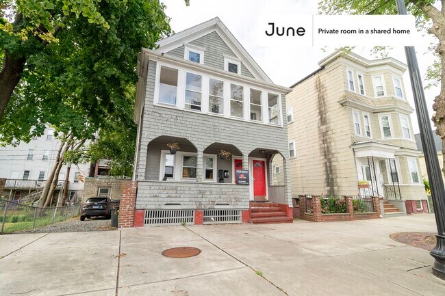 Building Photo - Room in Shared 5 bed/1.5 bath home