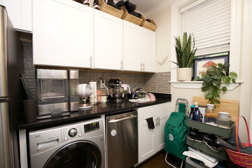 Building Photo - 1112 W Lill Ave