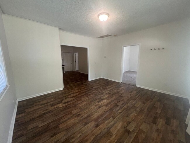 Building Photo - Available in Dec! Not able to show until Dec.