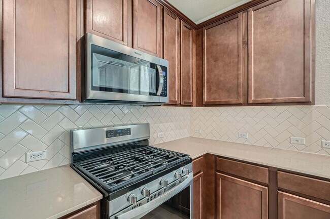 Building Photo - 190 Purple Heart Dr