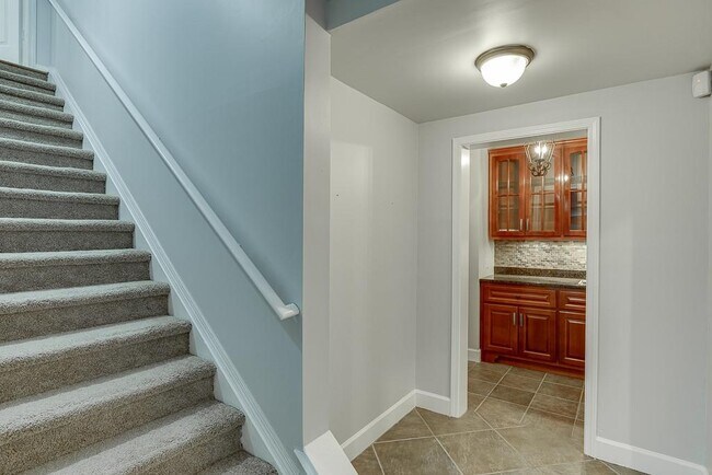 Building Photo - 4537 Grandview Pkwy